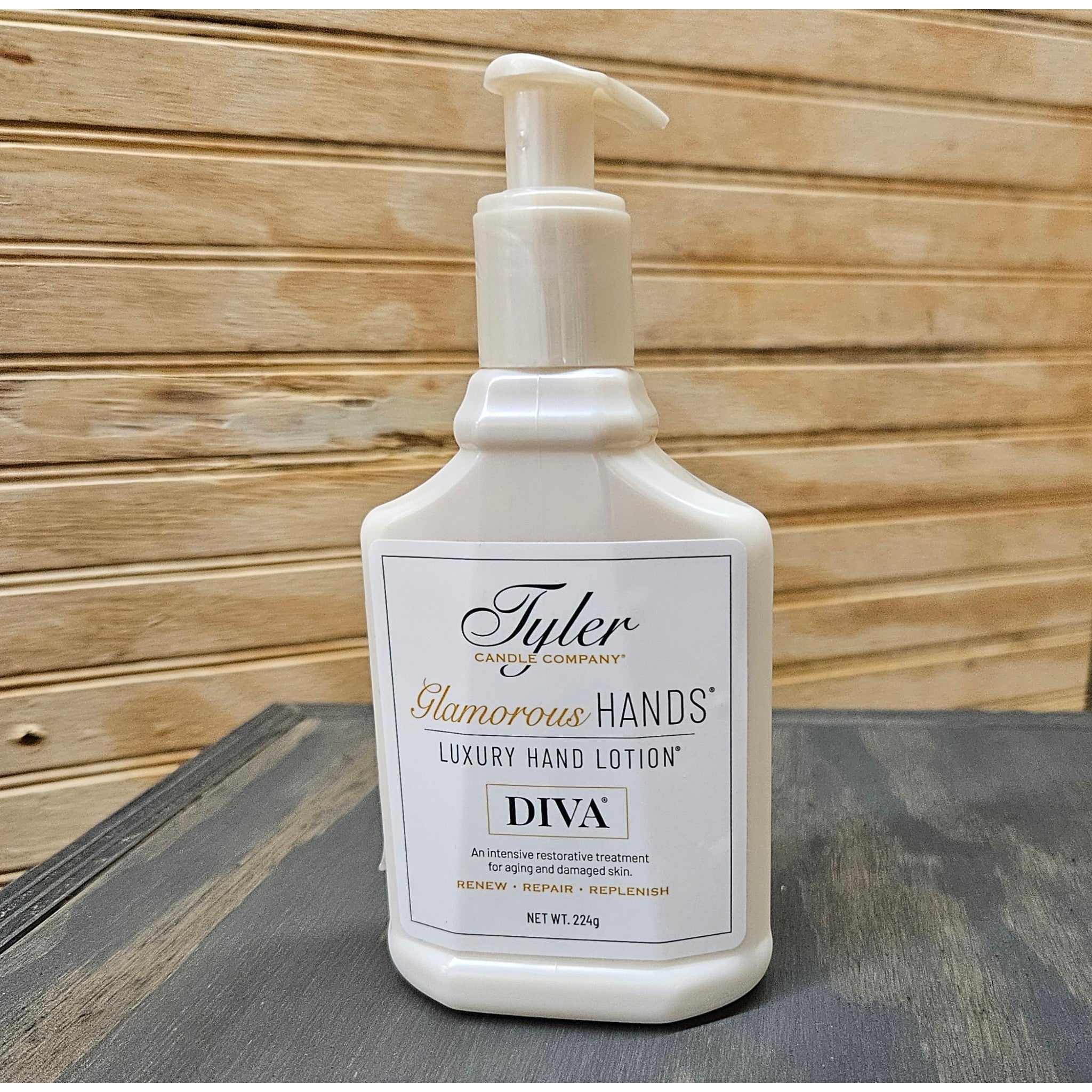 8-oz-scented-tyler-candle-glamorous-luxury-hand-lotion-diva