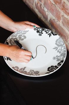 Elegant Black Ink Platter, Floral Pattern (3CHR5211C)