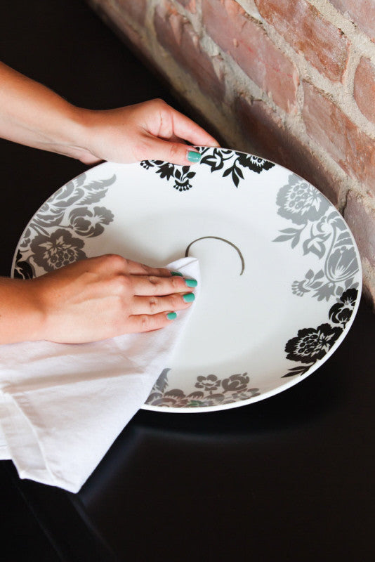 Elegant Black Ink Platter, Floral Pattern (3CHR5211C)