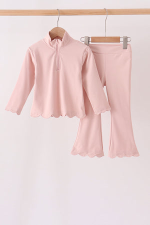 Pink scallped zipper active set