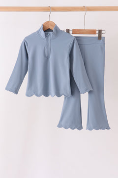 Dusty slate blue scallped zipper active set