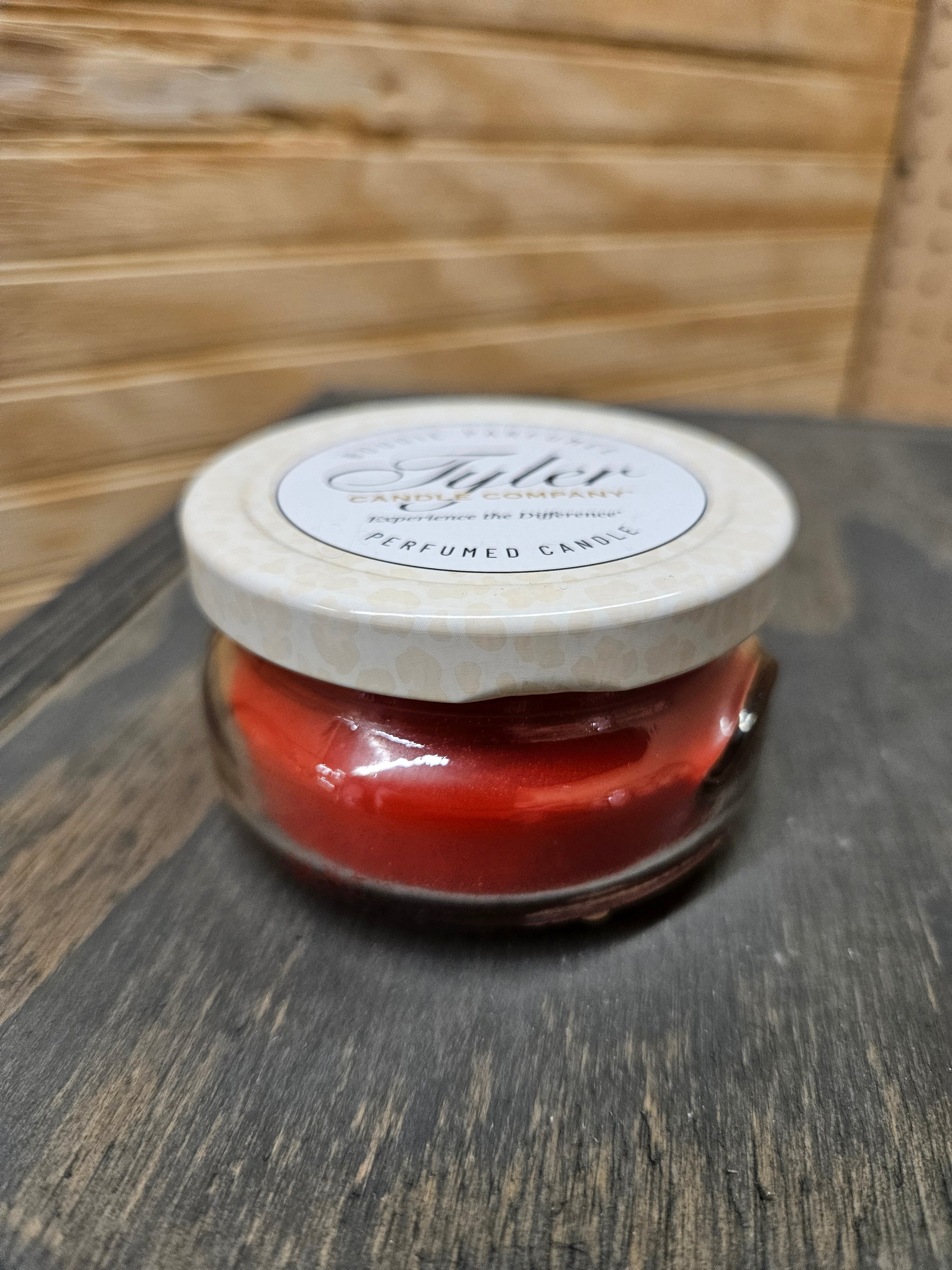 3-4oz-one-wick-tyler-candle-red-carpet