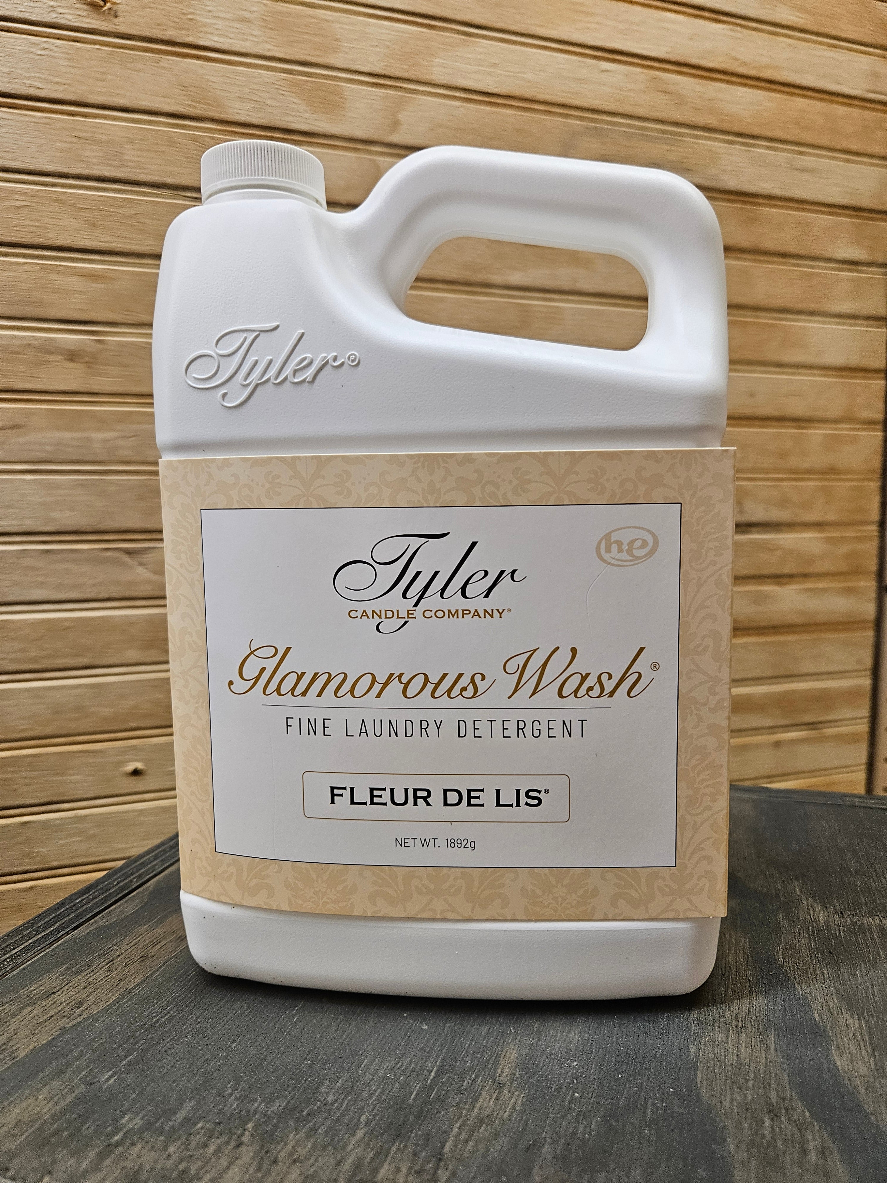 tyler-candle-1892-grams-glamorous-wash-fleur-de-lis